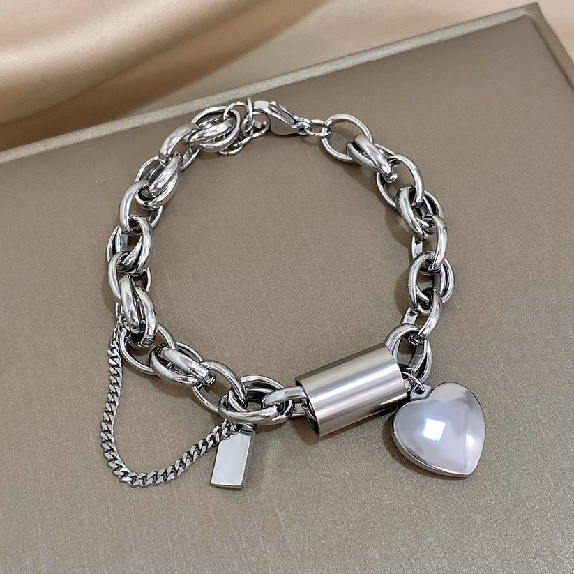 Timeless Gold Vintage Bracelet